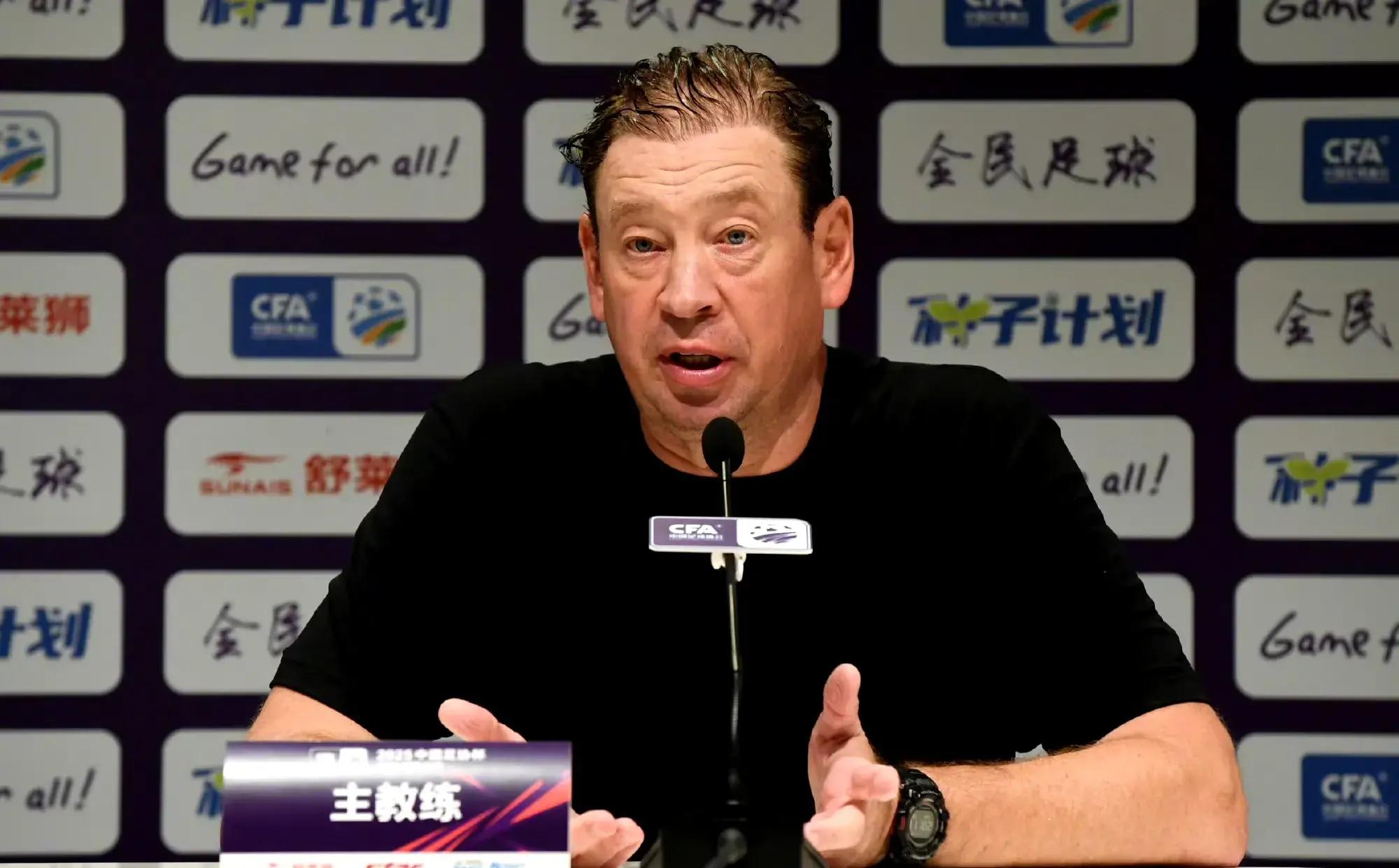 今晨上海申花调整名单以备德国杯，强势反弹环节打磨，态度坚定，年轻球员得到机会的简单介绍